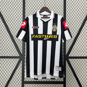 Camisa Juventus Home 2001/02 Retrô - Branca e Preta | Torcedor