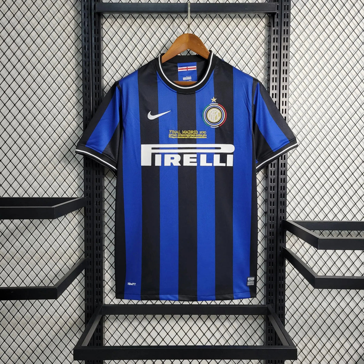 Camisa Inter de Milão Home 09/10 Retrô - Azul e Preta | Torcedor - FutNews