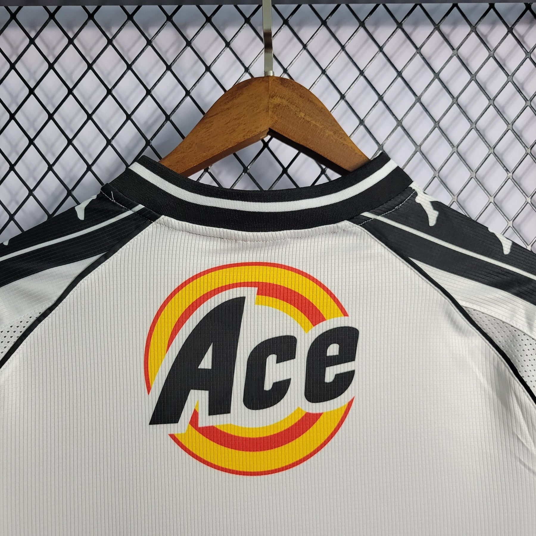 Camisa Vasco Away 2000 Retrô - Branca e Preta | Torcedor - FutNews