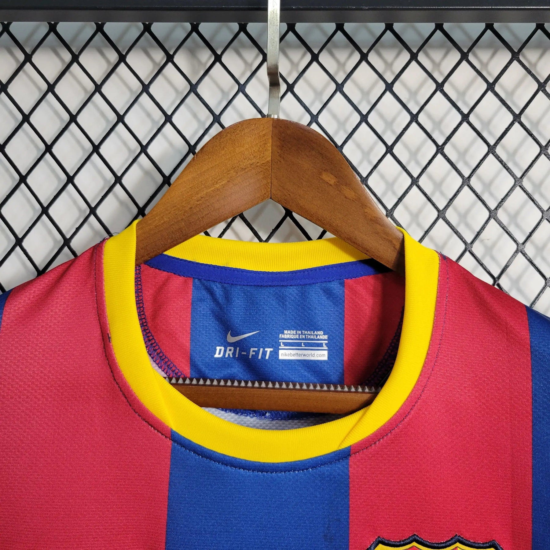 Camisa Barcelona Home 10/11 Retrô - Azul e Vermelha | Torcedor - FutNews