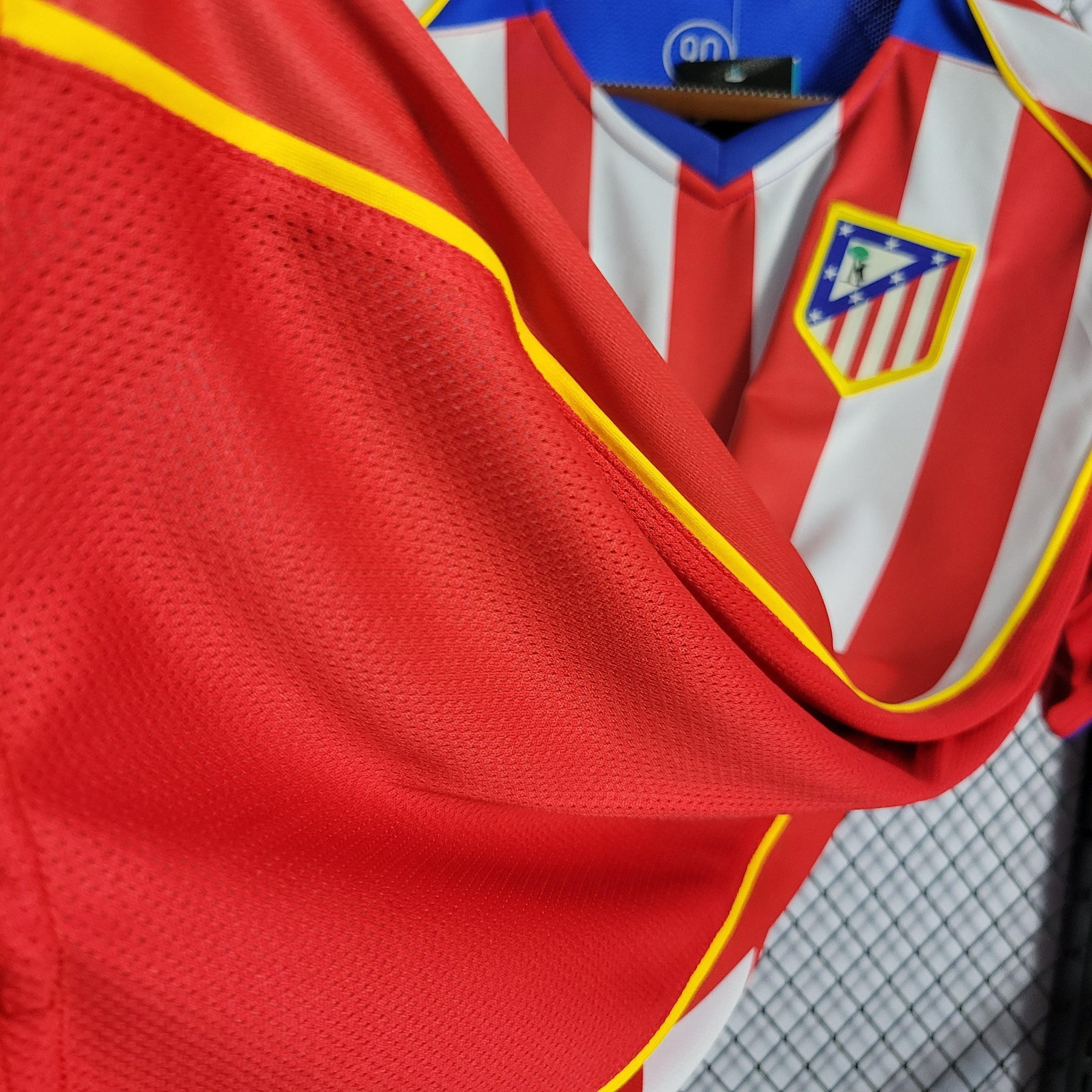 Camisa Atlético de Madrid Spider 04/05 Retrô - Branca e Vermelha | Torcedor - FutNews