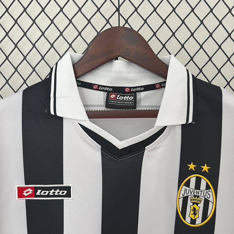 Camisa Juventus Home 2001/02 Retrô - Branca e Preta | Torcedor
