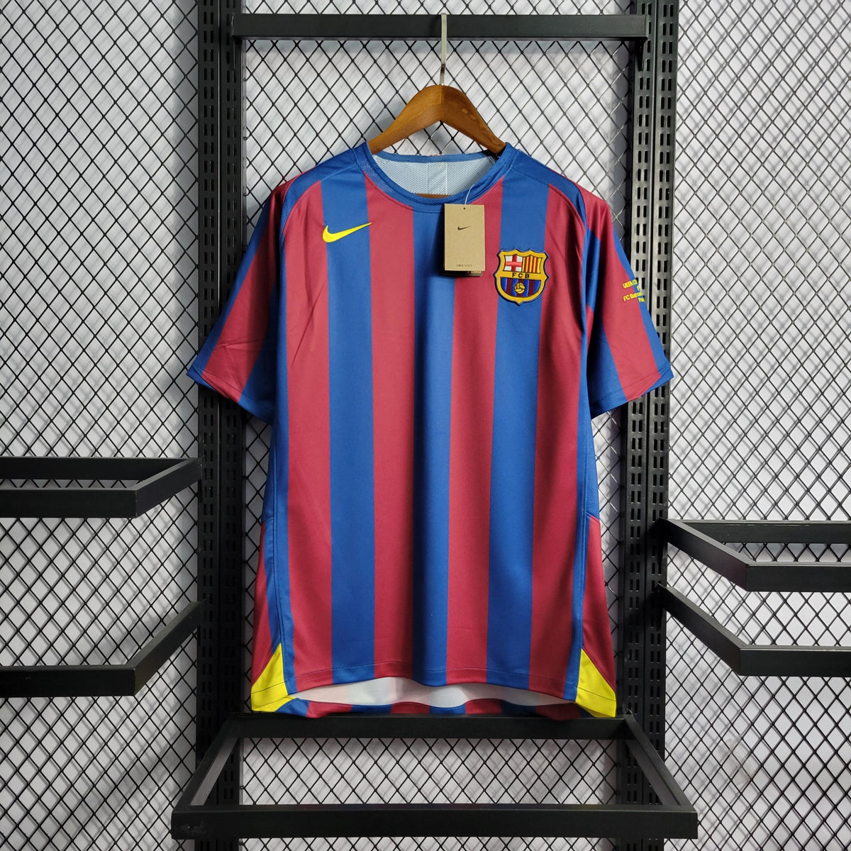 Camisa Barcelona 05/06 Retrô - Azul e Vermelha | Torcedor - FutNews