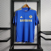 Camisa Chelsea Home 12/13 Retrô - Azul e Dourada | Torcedor - FutNews