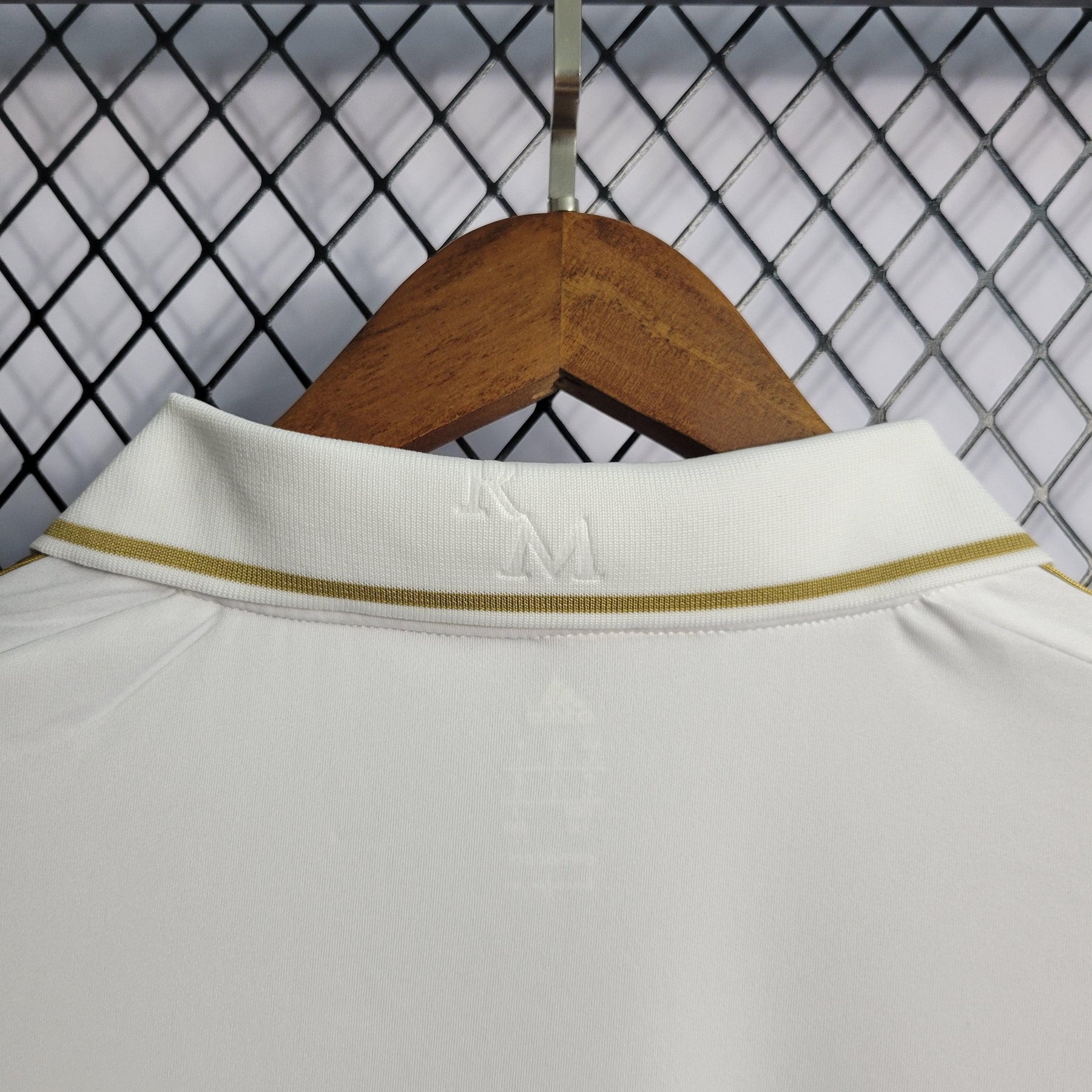 Camisa Real Madrid Home 11/12 Retrô - Branca e Dourada | Torcedor - FutNews