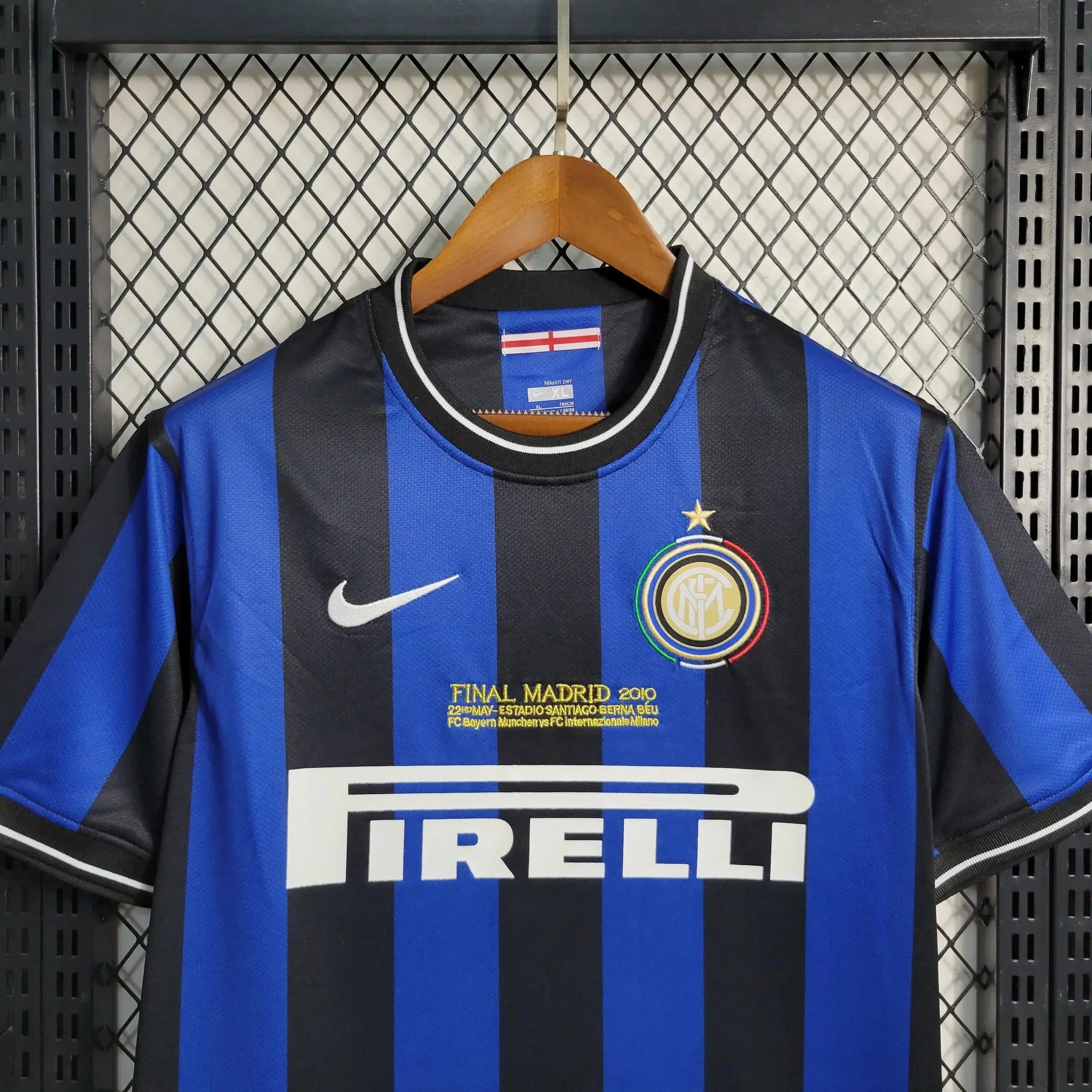 Camisa Inter de Milão Home 09/10 Retrô - Azul e Preta | Torcedor - FutNews