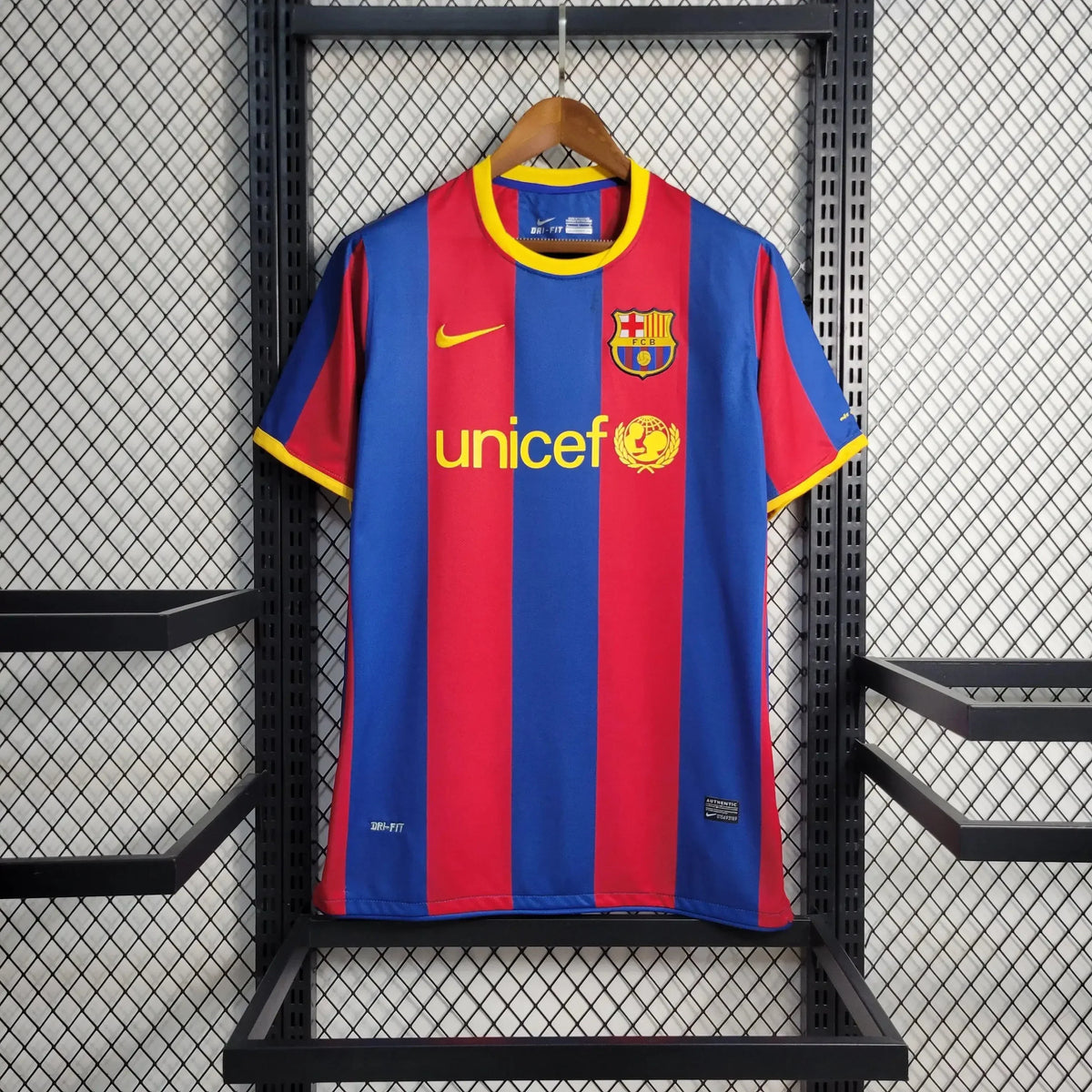 Camisa Barcelona Home 10/11 Retrô - Azul e Vermelha | Torcedor - FutNews