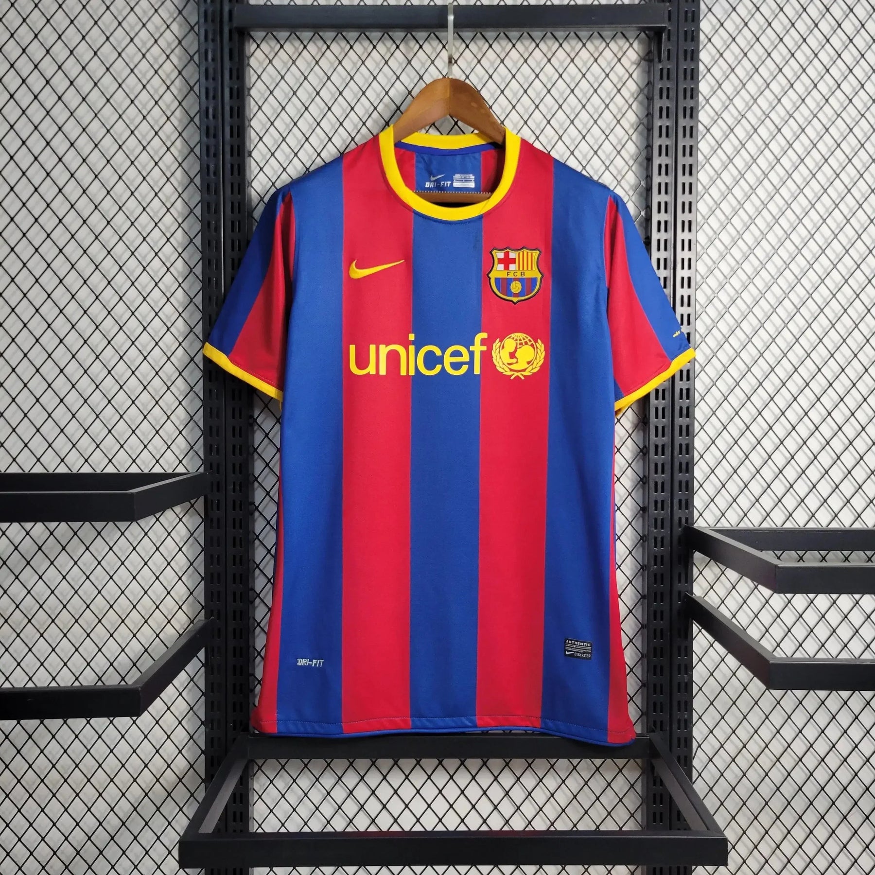 Camisa Barcelona Home 10/11 Retrô - Azul e Vermelha | Torcedor - FutNews