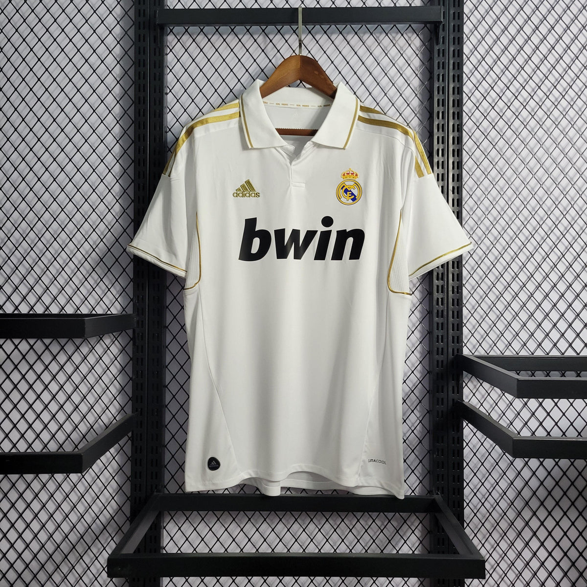 Camisa Real Madrid Home 11/12 Retrô - Branca e Dourada | Torcedor - FutNews