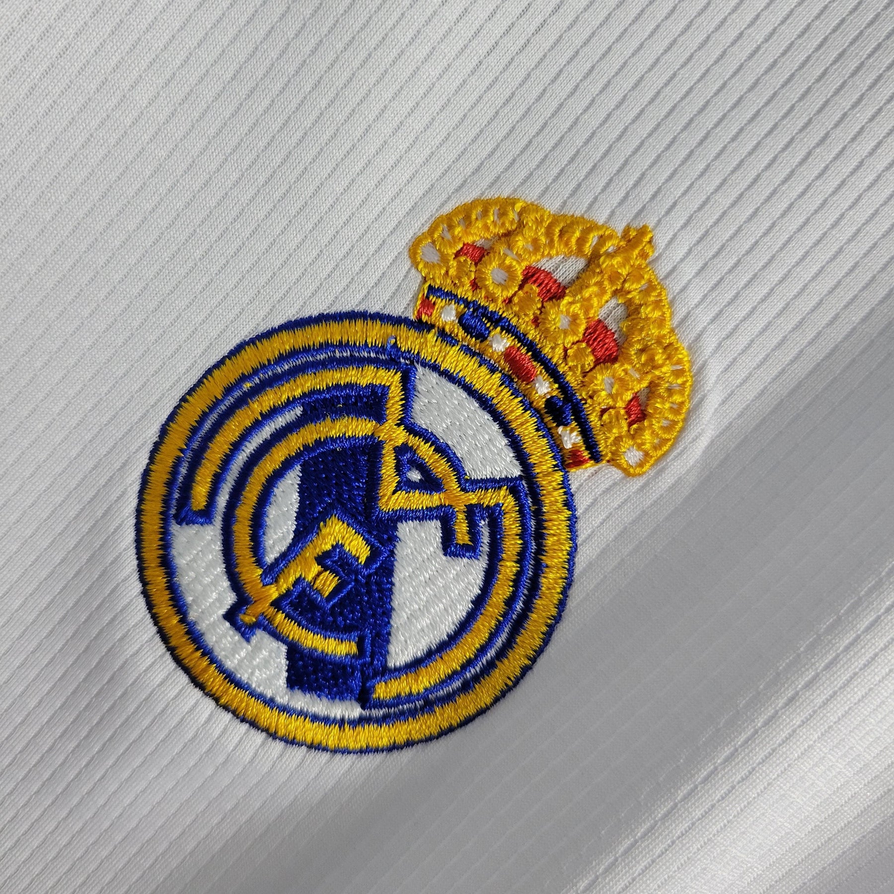 Camisa Real Madrid Home 19/20 Retrô - Branca e Dourada | Torcedor - FutNews