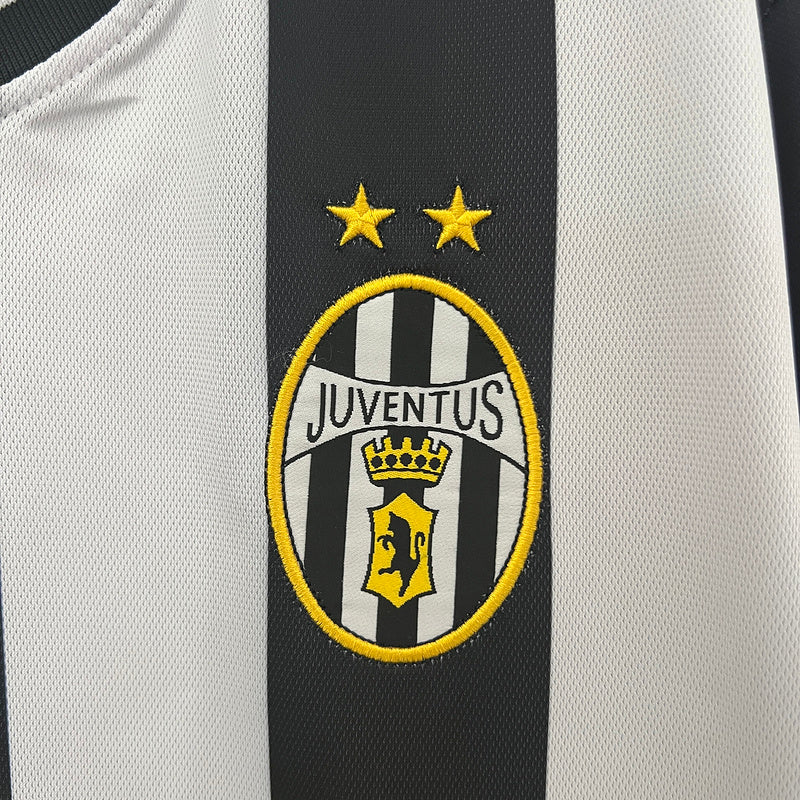 Camisa Juventus Home 2001/02 Retrô - Branca e Preta | Torcedor