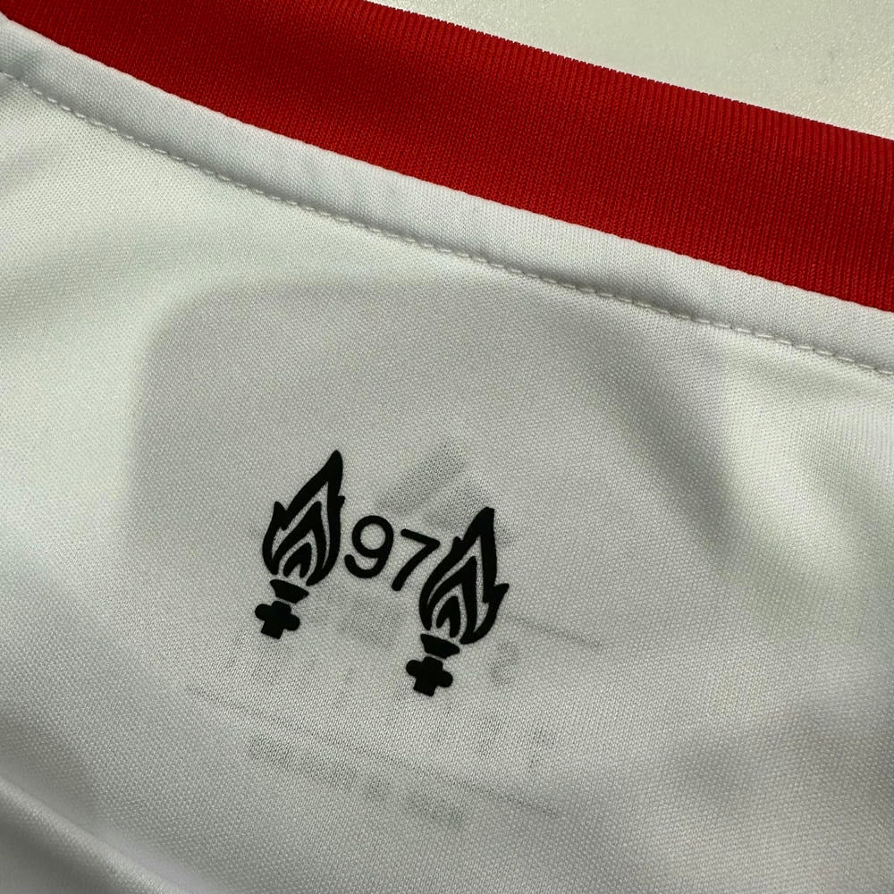 Camisa Liverpool Home 25/26 - Branca e Vermelha | Torcedor