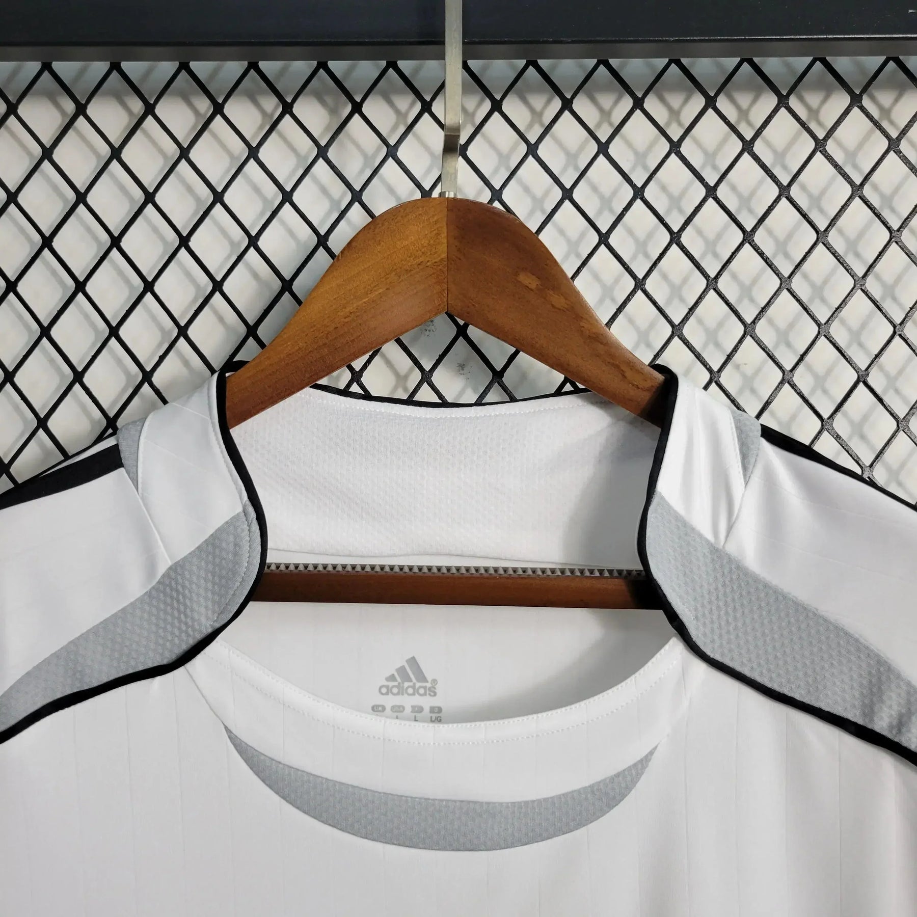 Camisa Real Madrid Home 06/07 Retrô - Branca | Torcedor - FutNews