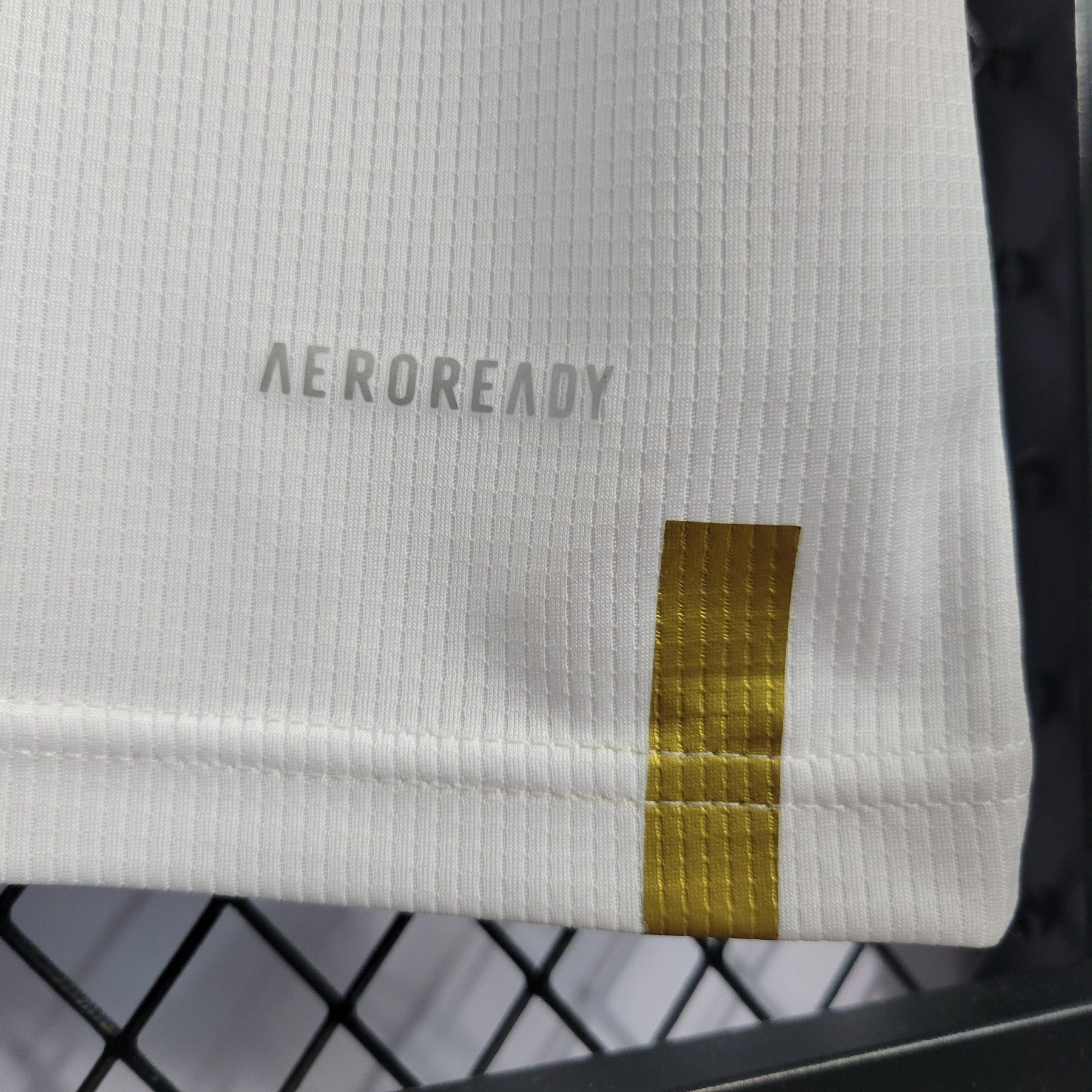 Camisa Real Madrid Home 19/20 Retrô - Branca e Dourada | Torcedor - FutNews
