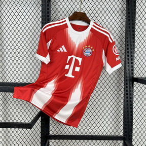 Camisa Bayern de Munique Home 25/26 - Vermelha e Branca | Torcedor