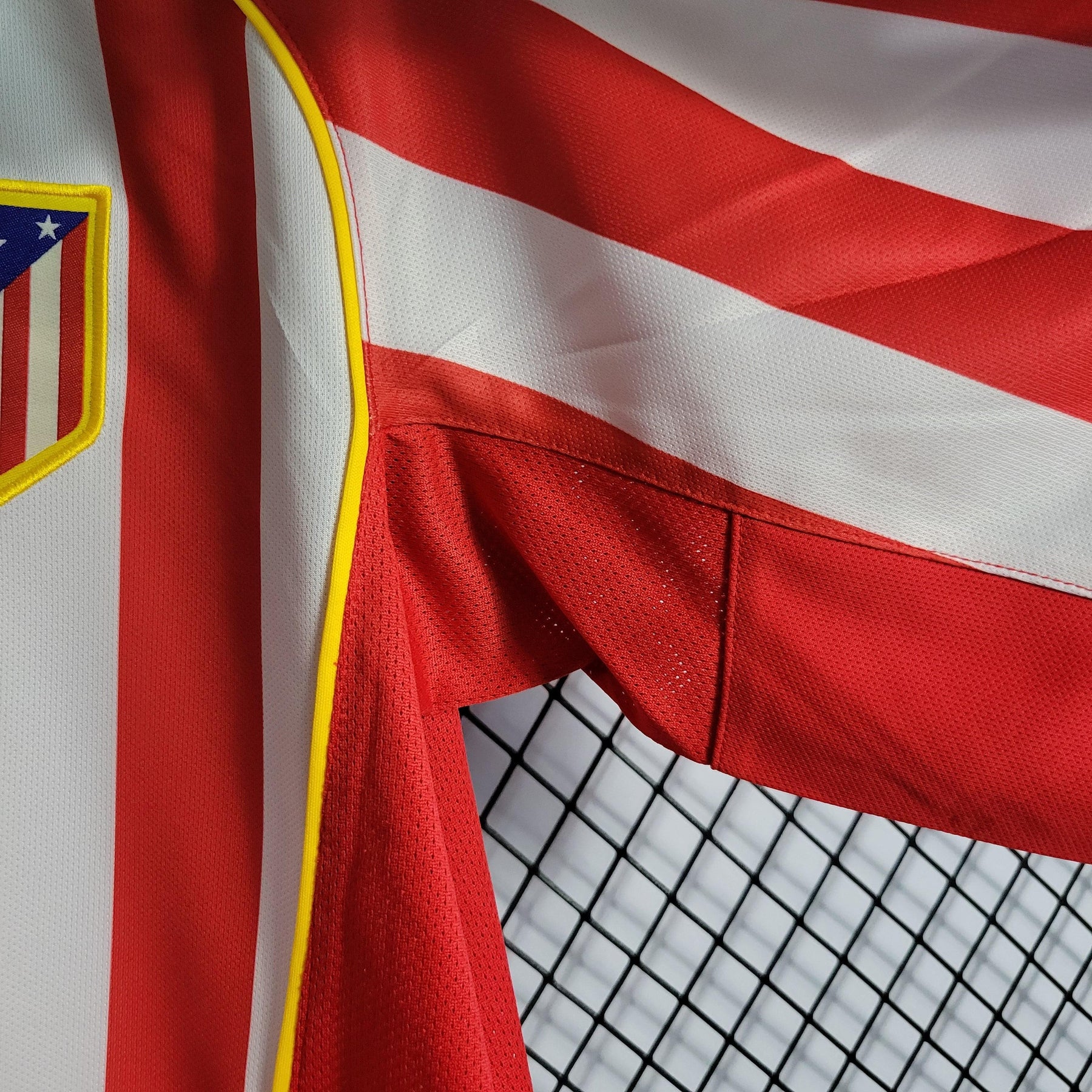 Camisa Atlético de Madrid Spider 04/05 Retrô - Branca e Vermelha | Torcedor - FutNews