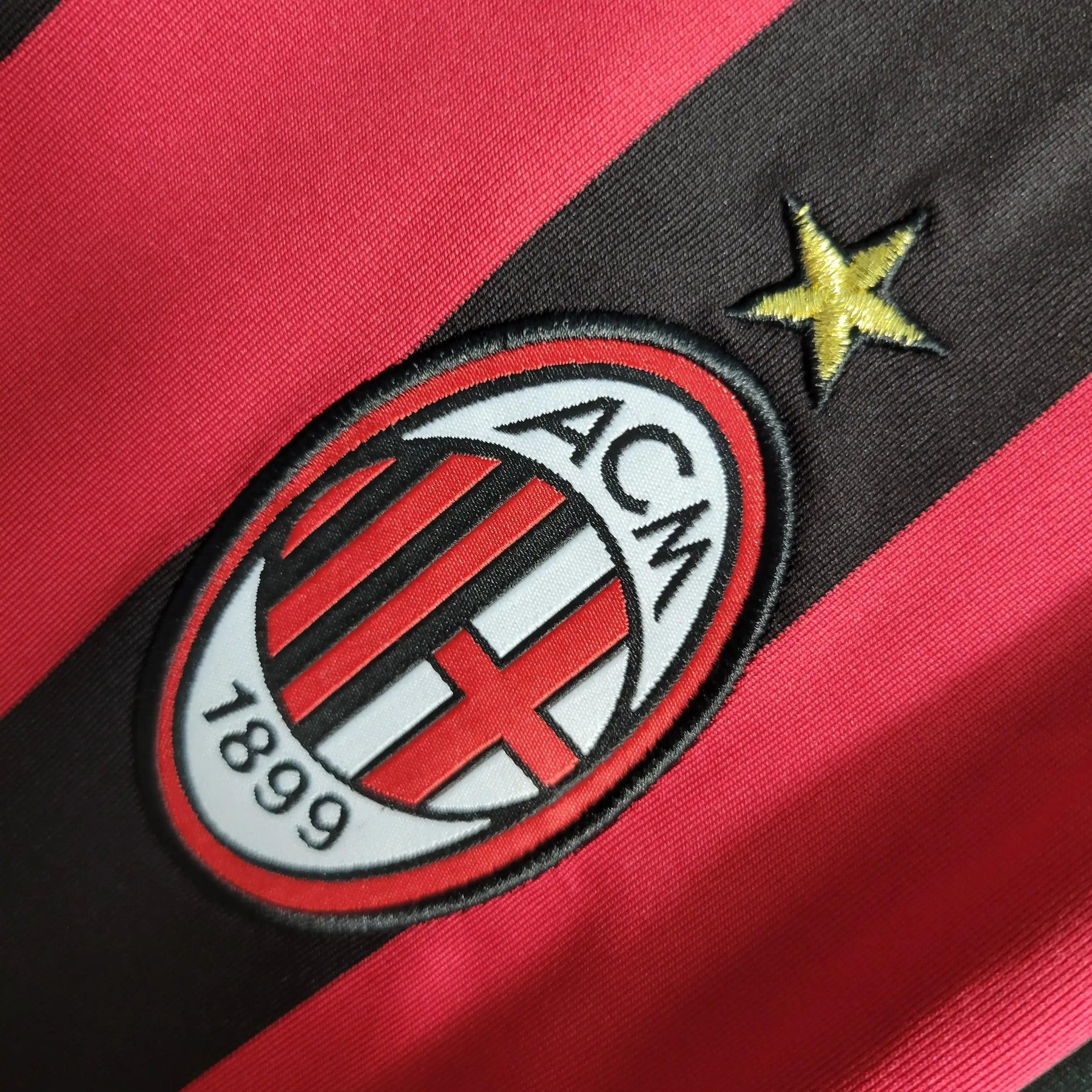 Camisa Milan Home 09/10 Retrô Manga Longa - Vermelha e Preta | Torcedor - FutNews