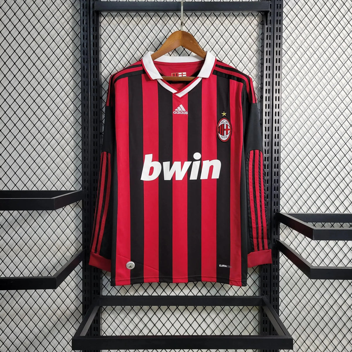 Camisa Milan Home 09/10 Retrô Manga Longa - Vermelha e Preta | Torcedor - FutNews