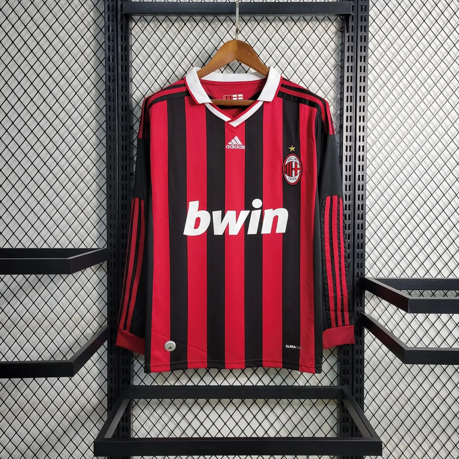 Camisa Milan Home 09/10 Retrô Manga Longa - Vermelha e Preta | Torcedor - FutNews