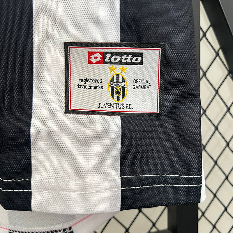 Camisa Juventus Home 2001/02 Retrô - Branca e Preta | Torcedor