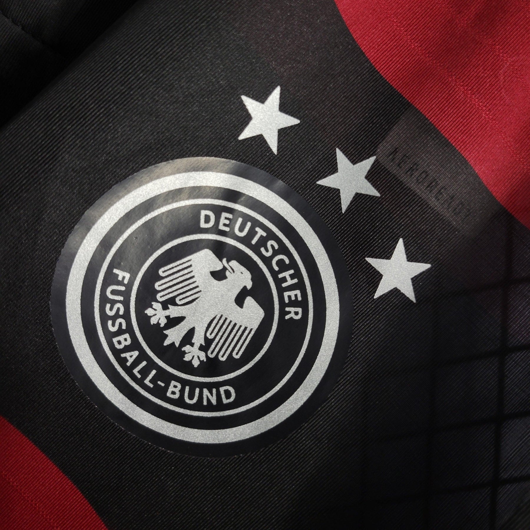 Camisa Alemanha Away 2014 Retrô - Vermelha e Preta | Torcedor - FutNews