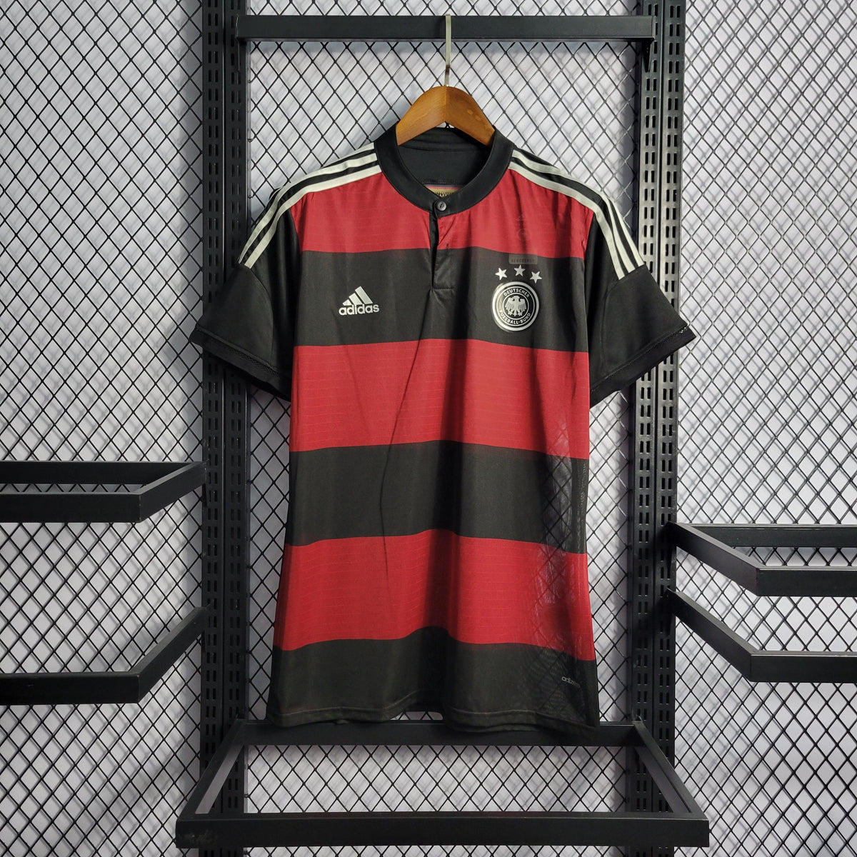 Camisa Alemanha Away 2014 Retrô - Vermelha e Preta | Torcedor - FutNews